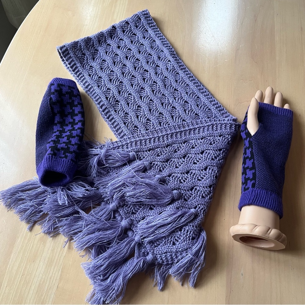 Fownes lilac purple knit crochet scarf w dark purple fingerless mittens gloves